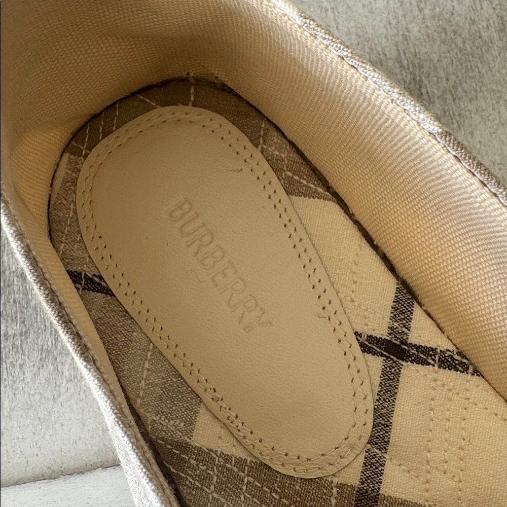 Burberry Mews Check Espadrille Flat Women Cotton Ip Check Grey Beige 9US / 39EU - Picture 9 of 13